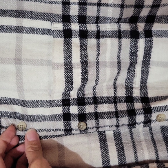 American Eagle Outfitters Women's button up- size medium - Picture 4 of 8